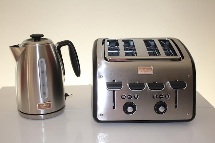 toaster-and-kettle