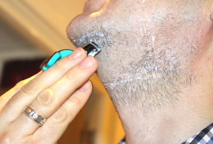 Nick shaving with Evoshave 5